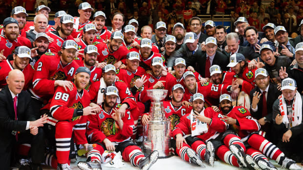 chicago-blackhawks-2015-stanley-cup-team-group-klutho.jpg